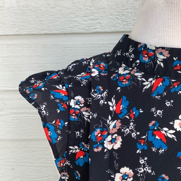 Floral Top - Picture 10 of 12